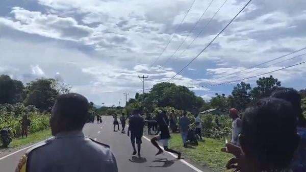 Menegangkan, Warga Adat dan Karyawan PT Krisrama Bentrok di Lahan Eks HGU Nangahale