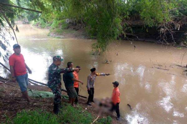 Jombang Geger, Mayat Pria Ditemukan Mengambang di Kali Pancir