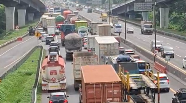 Libur Panjang Isra Miraj, Tol Jakarta–Cikampek dan MBZ Macet hingga 5 Kilometer