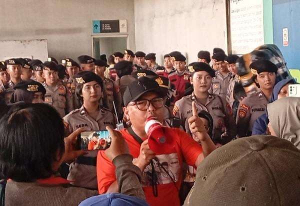 Pedagang JPM Tanah Abang Teriak Harga Sewa Naik 2 Kali Lipat Jadi Rp1,3 Juta!