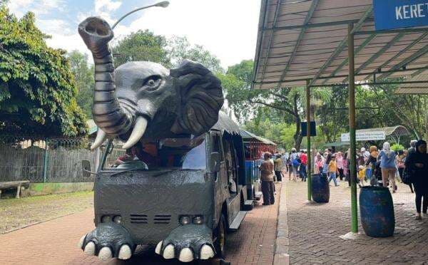 Libur Nataru, Taman Margasatwa Ragunan Dipadati 7.000 Pengunjung Hari Ini