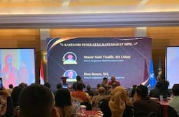 Gelar Sapa Alumni, FH Universitas Brawijaya Beri Penghargaan ke Aktivis HAM Munir