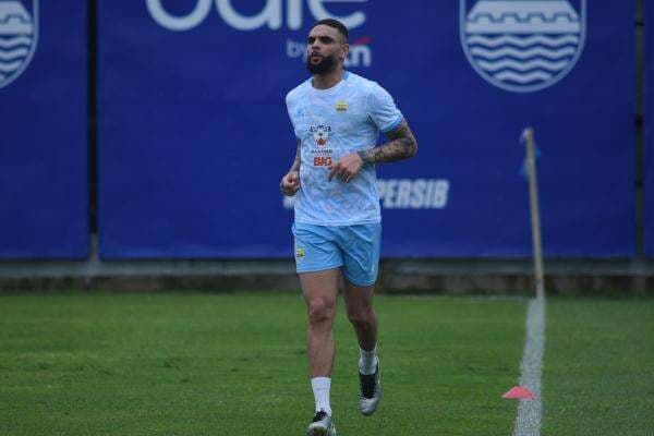 Respons Layvin Kurzawa Ikut Latihan Perdana Persib Bandung Hari Ini