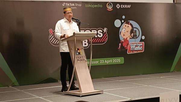 Dibuka Menteri Ekraf, Emak-Emak Melek Teknologi di Makassar Dibekali Jadi Konten Kreator Affiliate