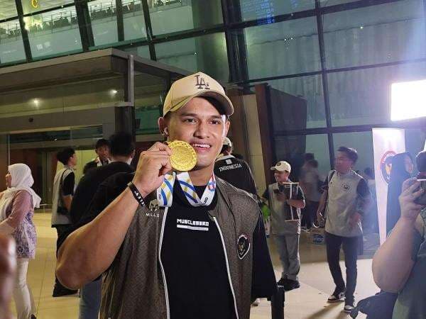 Pecahkan Rekor Dunia di SEA Games 2025! Rizki Juniansyah Persembahkan Emas untuk Almarhum Ayah