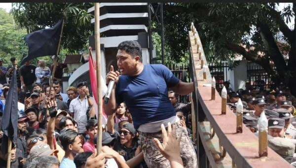 Pengusaha Tambang Sebut Membuat Izin Sulit, Sudah Habis Rp1,5 Miliar Izin Tak Kunjung Keluar Pengusaha Tambang Sebut Membuat Izin Sulit, Sudah Habis Rp1,5 Miliar Izin Tak Kunjung Keluar