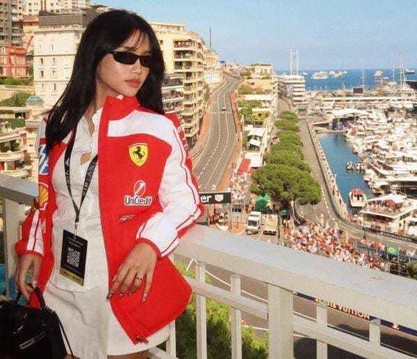 4 Potret Stylish Fuji Nonton Langsung F1 GP Monaco 2026, Bareng Gandengan Baru? 4 Potret Stylish Fuji Nonton Langsung F1 GP Monaco 2026, Bareng Gandengan Baru?
