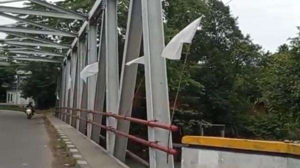 Ramai Warga Aceh Kibarkan Bendera Putih, Mendagri: Belum Tahu Saya Cek Dulu