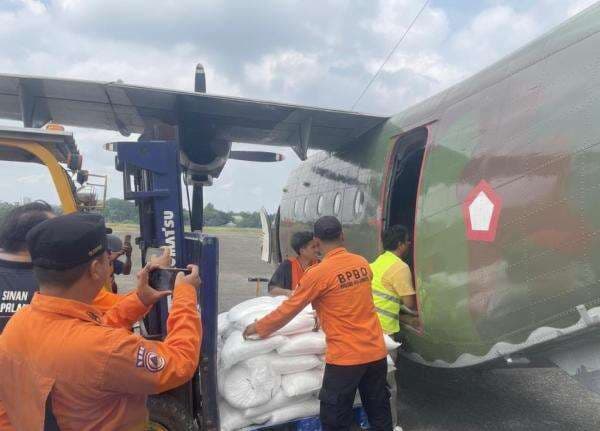 Modifikasi Cuaca, BPBD DKI Semai 1.600 Kg NaCl di Perairan Selat Sunda