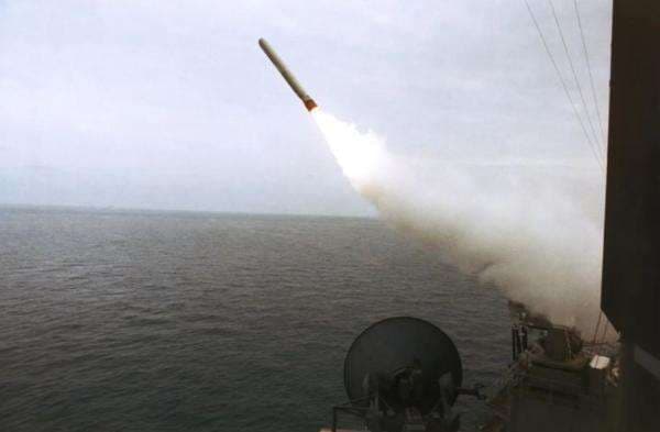 AS Serang Iran Lagi, Ledakan Guncang Kota-Kota di Sepanjang Selat Hormuz AS Serang Iran Lagi, Ledakan Guncang Kota-Kota di Sepanjang Selat Hormuz