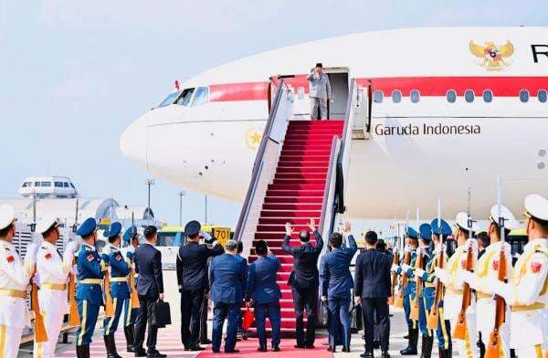 Seskab Teddy Cerita Momen Kunjungan Singkat 8 Jam Presiden Prabowo di China