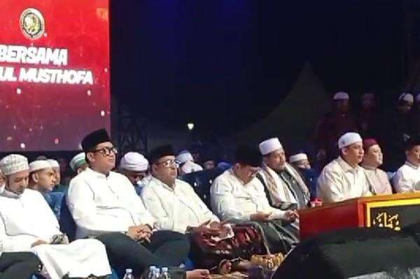 Pramono-Rano Hadiri Jakarta Bershalawat di Monas, Disambut Ribuan Jemaah