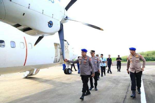 Polri Kerahkan Pesawat CN dan Fokker, Terbangkan Bantuan Logistik ke Aceh-Sumut-Sumbar Polri Kerahkan Pesawat CN dan Fokker, Terbangkan Bantuan Logistik ke Aceh-Sumut-Sumbar