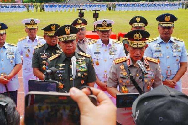 Kapolri Kirim Personel ke Lokasi Banjir Sumatera, Bantu Evakuasi Korban