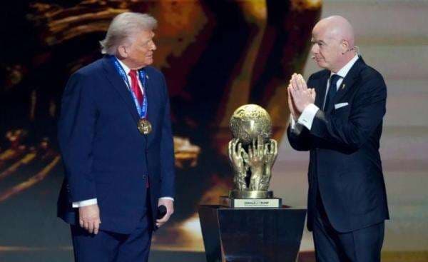 Tak Dapat Hadiah Nobel Perdamaian, Trump Diganjar Medali Perdamaian oleh FIFA