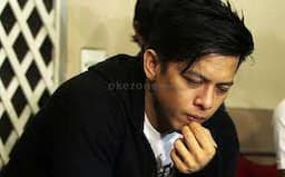 Sering Pakai Penyangga, Ariel Noah Ternyata Alami Cedera Serius di Lutut