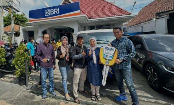Wow! Nasabah BRI KCP Kusuma Bangsa Menangkan Mobil di Undian PHS Wow! Nasabah BRI KCP Kusuma Bangsa Menangkan Mobil di Undian PHS