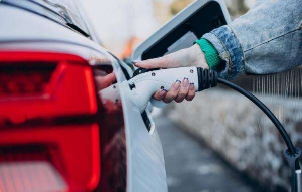 Tanpa Insentif, Harga Mobil Listrik Bisa Naik Tahun Depan