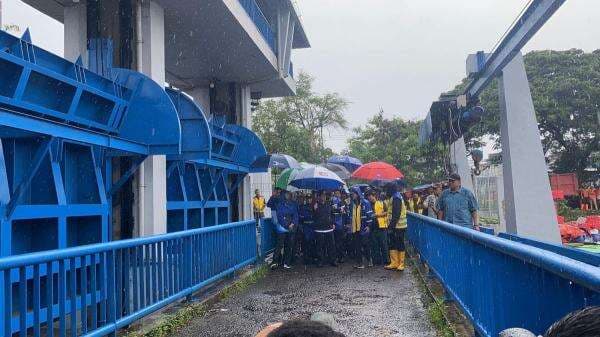 Pastikan Berfungsi dengan Baik, Pramono Tinjau Pintu Air Cengkareng Drain
