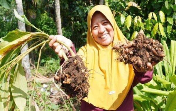 Kisah Inspiratif Rofiah: Wujudkan Semangat Kartini dengan Menggerakkan Ekonomi Desa di Blitar