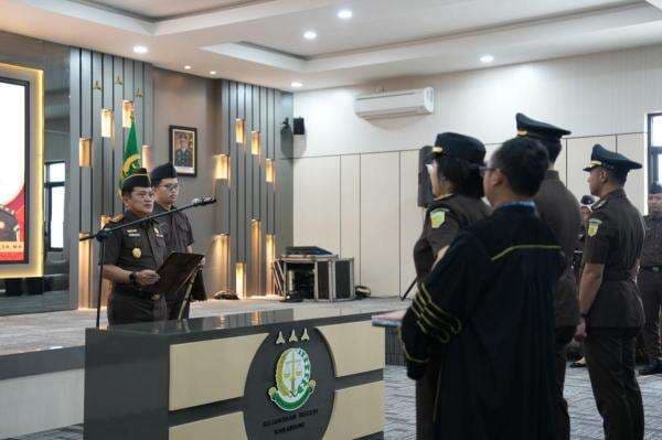 Kejari Karawang Lantik Pejabat Baru, Tegaskan Komitmen Penegakan Hukum Berintegritas