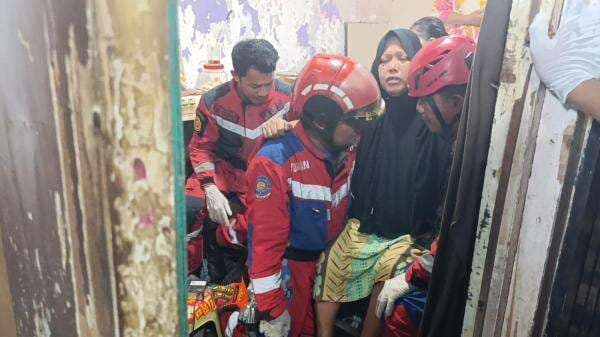 Dramatis, Evakuasi IRT Alami Stroke di Makassar Menuju Rumah Sakit Dramatis, Evakuasi IRT Alami Stroke di Makassar Menuju Rumah Sakit