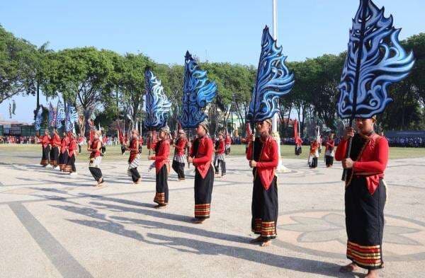 Upacara HUT RI di Bojonegoro: Tarian Api Kayangan dan 500 Seniman Hipnotis Ribuan Warga
