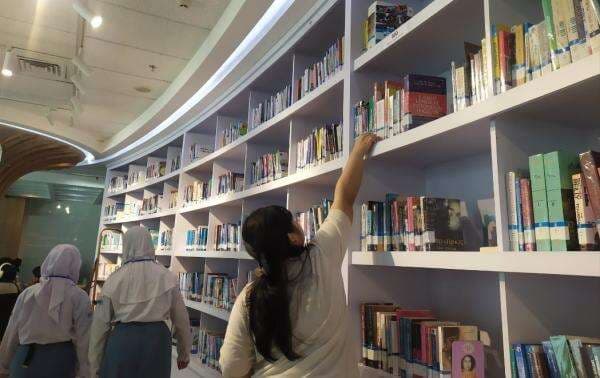 Perpustakaan BI Solo, Tempat Baru yang Nyaman untuk Ngebaca, Nugas, dan Ngopi, Semuanya Gratis...