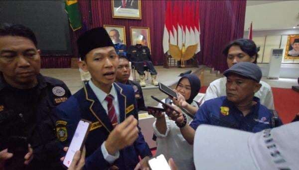 Heri Gunawan Siap Bantu Realisasikan Program Bupati Satu Desa Satu Sarjana