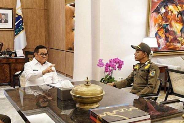 Mr Dede Satpol PP Viral Jago Bahasa Inggris Bertemu Pramono, Bahas Apa?