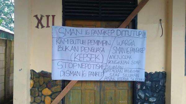 VIRAL! SMAN 16 Pangkep Disegel Warga, Diduga Kepala Sekolah Usul Anak Sendiri di Formasi PPPK