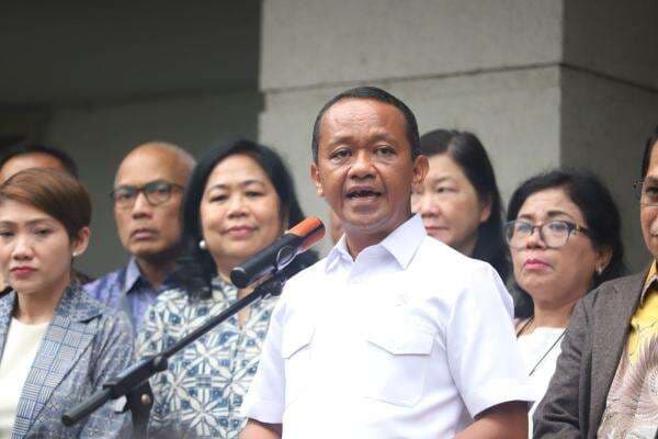 Kelakar Bahlil ke Airlangga: Ketum Golkar Senior, Kalau Enggak Hormat Bahaya Saya