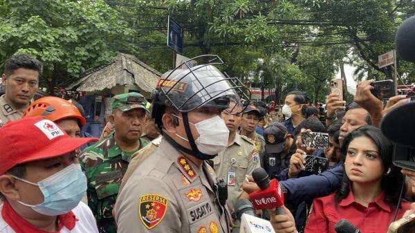 Seorang Wanita Hamil Meninggal Akibat Kebakaran Gedung Terra Drone di Kemayoran