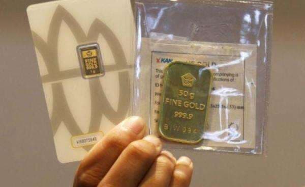 Harga Emas Antam Hari Ini 1 Desember 2025 Naik Rp2.000 Jadi Rp2.415.000 per Gram
