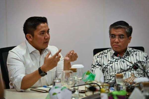 Seskab Teddy Bertemu Menaker Yassierli, Bahas Apa?