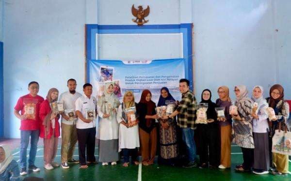 Gandeng Dinas Perikanan, Telkom Indonesia Gelar Pelatihan UMKM Bagi Istri Nelayan di Karawang