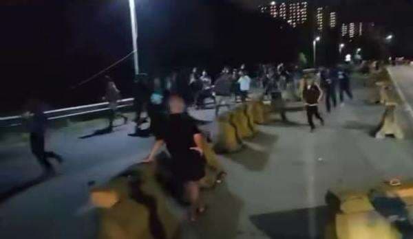 Kronologi Bentrok Suporter PSIS dengan Persita di Rest Area Tol Jagorawi, Dipicu Aksi Sweeping Kronologi Bentrok Suporter PSIS dengan Persita di Rest Area Tol Jagorawi, Dipicu Aksi Sweeping