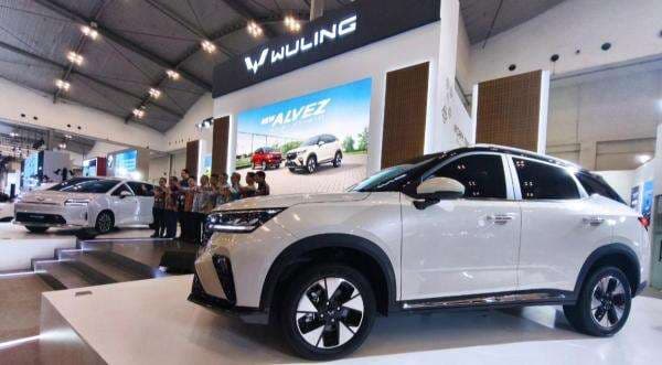 Wuling Luncurkan Alvez Terbaru di GJAW 2025, Intip Ubahan dan Harganya Wuling Luncurkan Alvez Terbaru di GJAW 2025, Intip Ubahan dan Harganya