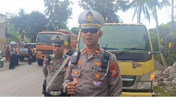 Satlantas Polres Gowa Tertibkan Truk Tambang Gunakan Mud Guard Berbahaya di Jalan Poros Malino