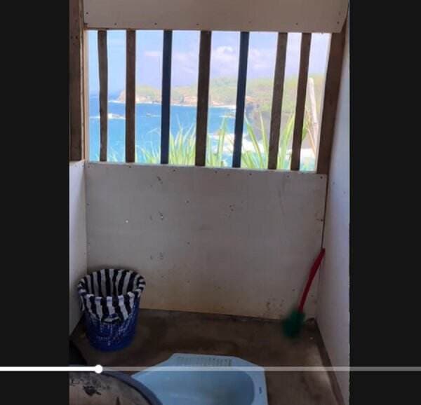 Viral! Toilet Umum dengan Pemandangan Indah, Netizen: Buang Hajat Sambil Wisata Viral! Toilet Umum dengan Pemandangan Indah, Netizen: Buang Hajat Sambil Wisata