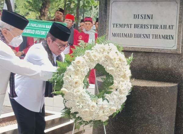 Pramono Serukan Persatuan Orang Betawi di Depan Pusara MH Thamrin