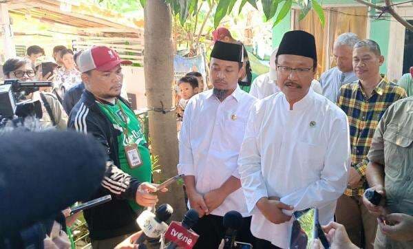 Mensos Gus Ipul Temui Keluarga Driver Ojol Rusdamdiansyah Korban Kerusuhan di Makassar