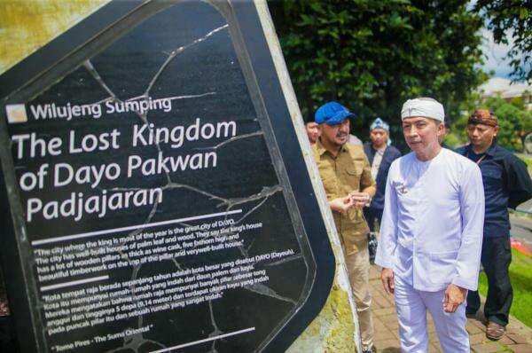 Wali Kota Bogor dan Wamen Kebudayaan Tinjau Prasasti Batutulis Pasca Vandalisme