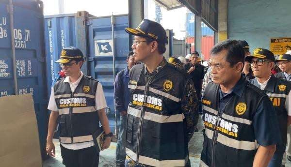 3.100 Kontainer Numpuk di Tanjung Priok, Purbaya Minta Tambah Personel dan Operasional 24 Jam