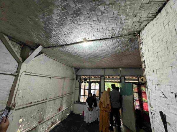 Bertahun-tahun Tinggal di Rumah Tak Layak Huni, Lina Warga Randuagung Dapat Program Renovasi Rumah