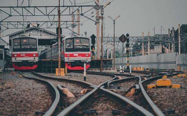 KRL Diminta Beroperasi 24 Jam, Begini Respons KAI Commuter KRL Diminta Beroperasi 24 Jam, Begini Respons KAI Commuter