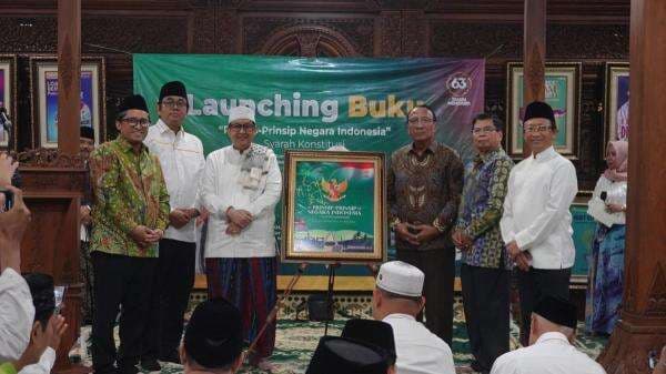 Cahaya di Usia 63: Peluncuran Buku dan Jejak Pemikiran Prof KH Ali Masykur Musa