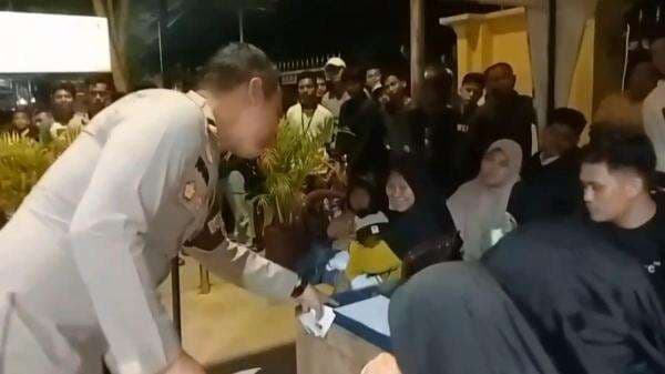 Ratusan Pencari Kerja di Padang Jadi Korban Penipuan Lowongan Fiktif, Modus Bawa Nama Mall Baru