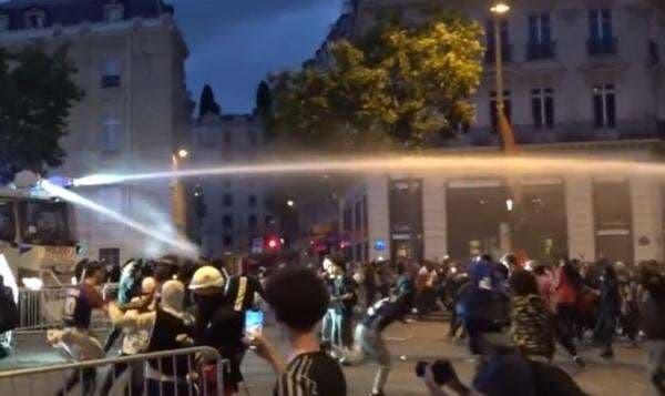 PSG Juara Liga Champions, Prancis Malah Ricuh: 2 Tewas, Ratusan Ditangkap!