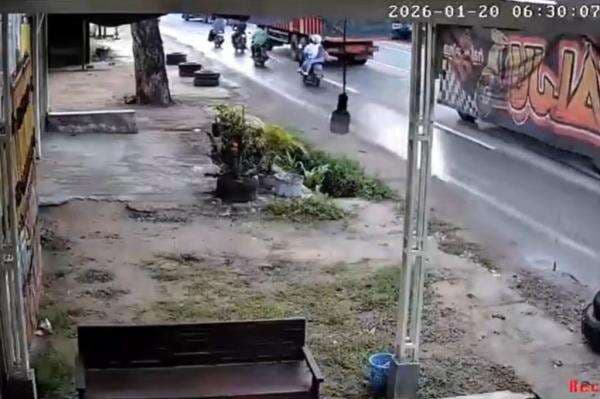 Kecelakaan Maut di Pantura Tuban, Siswi SMK Tewas Terlindas Truk Tronton